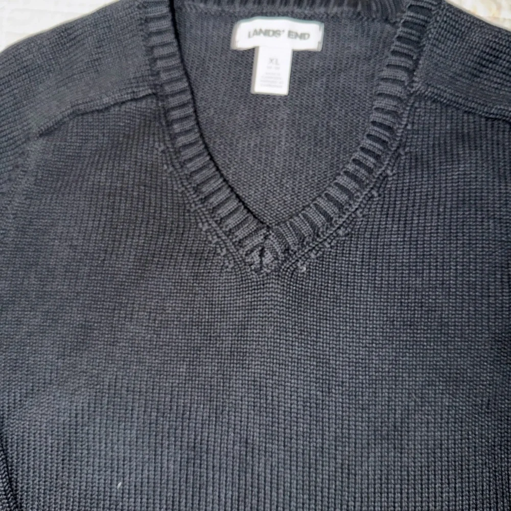 Lands' End Men's Navy V-Neck Sweater